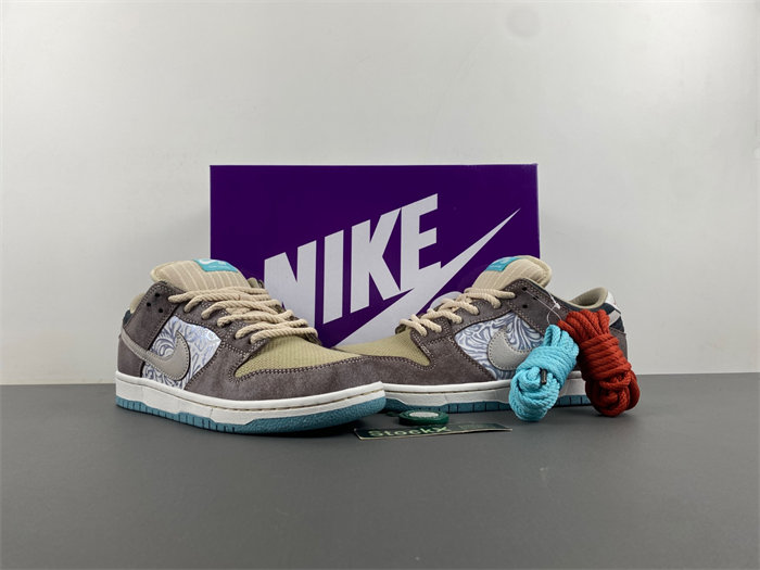 Nike SB Dunk Low “Big Money Savings” FZ3129-200