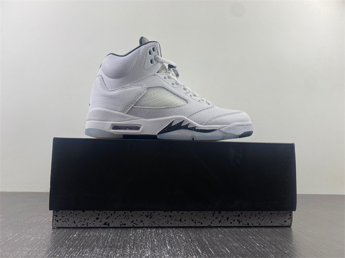 AIR JORDAN 5 RETRO