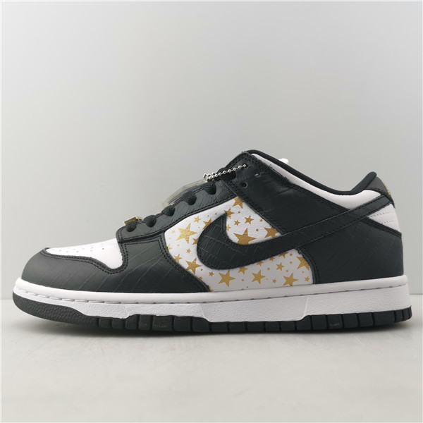 S*p*e x nike sb dunk low dh3228-102