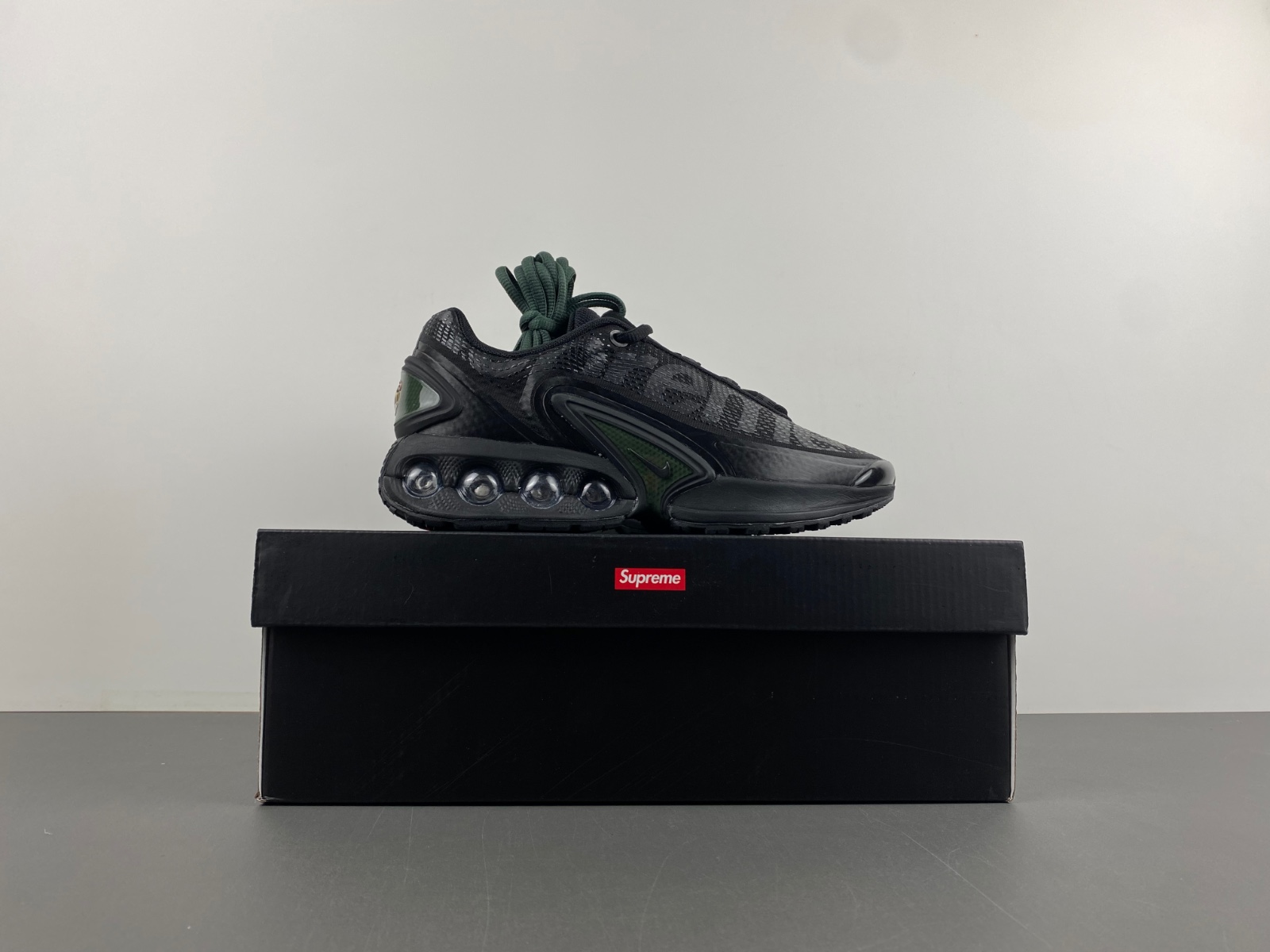 S*p*e x nike air max dn “black” fz4044-001