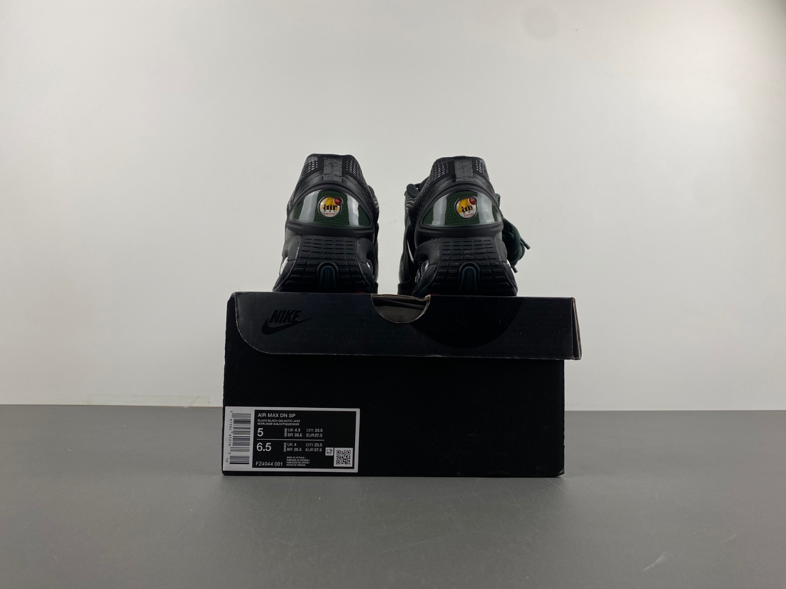 S*p*e x nike air max dn “black” fz4044-001