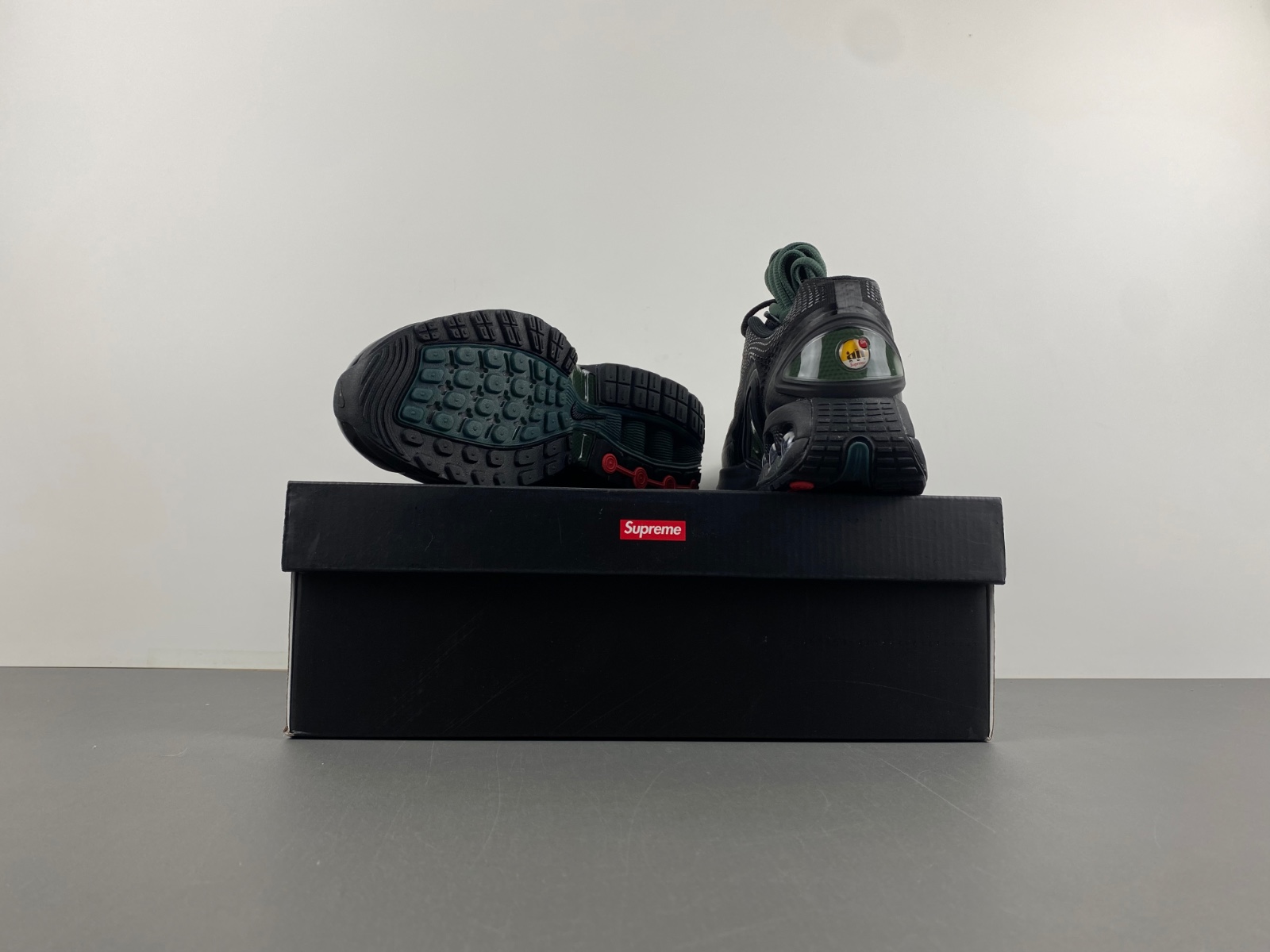 S*p*e x nike air max dn “black” fz4044-001