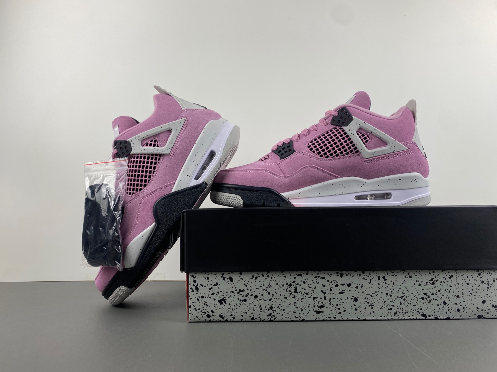 Air Jordan 4 WMNS “Orchid” AQ9129-501