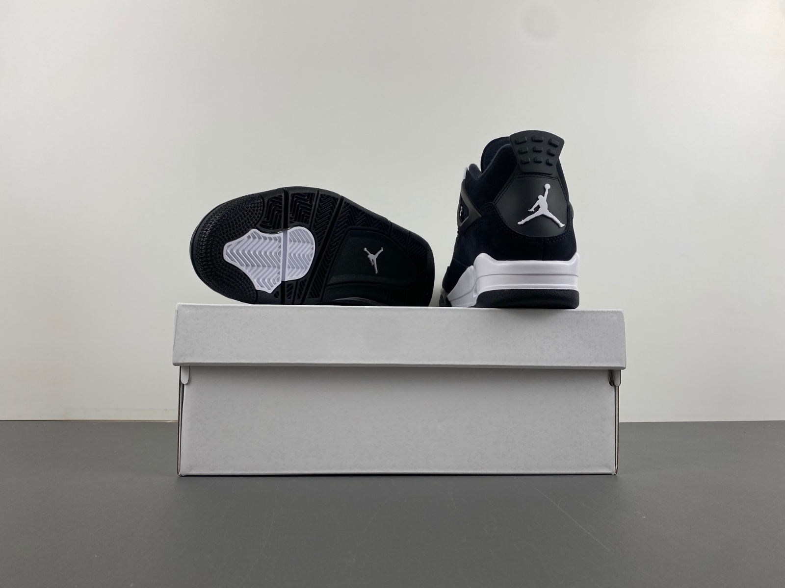 Air Jordan 4 Retro White Thunder (GS) FQ8213-001